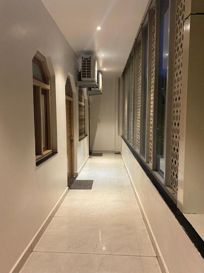 Hotel Raghupati Ayodhya Εξωτερικό φωτογραφία